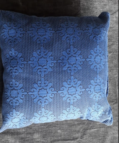 Cojín Sol, en azul. L43xL43cm.