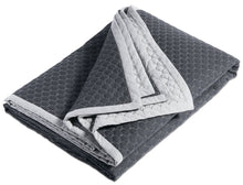 Cargar imagen en el visor de la galería, Cubrecama acolchado Fish scale, negro/gris. L250xL250cm.

